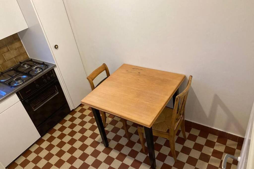 Joli 2 Pieces Dernier Etage, Lausanne Centre エクステリア 写真
